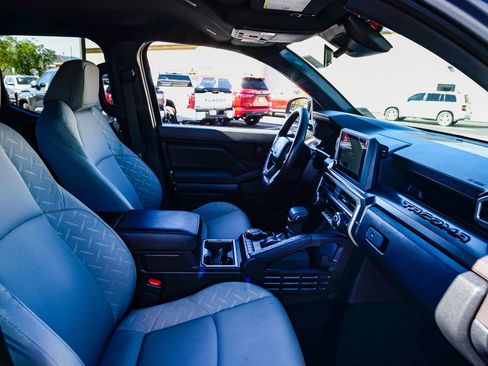 Certified 2025 Toyota Tacoma SR5 image 20