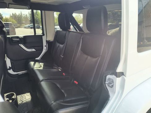 Used 2017 Jeep Wrangler Unlimited Sahara w/ Connectivity Group image 21