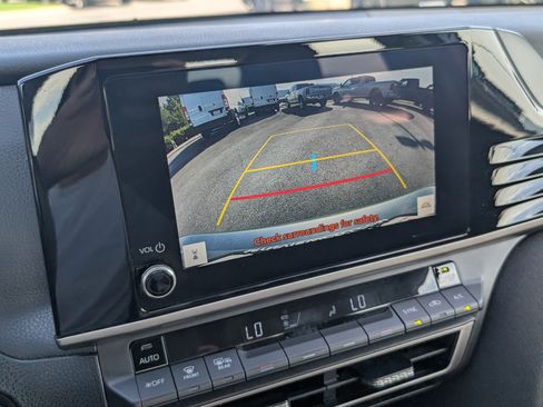Used 2025 Toyota Camry LE FWD image 17