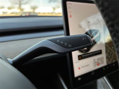 Used 2020 Tesla Model Y Long Range image 19