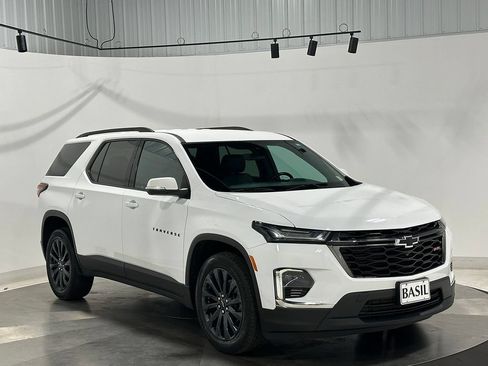Used 2023 Chevrolet Traverse RS AWD/4WD image 43