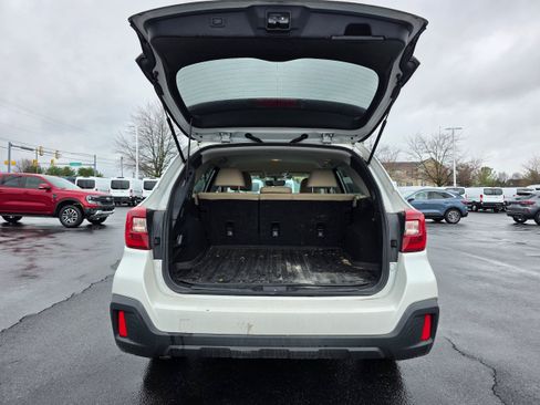 Used 2019 Subaru Outback 2.5i Limited AWD/4WD image 9