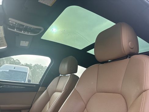 Used 2021 Porsche Macan image 45