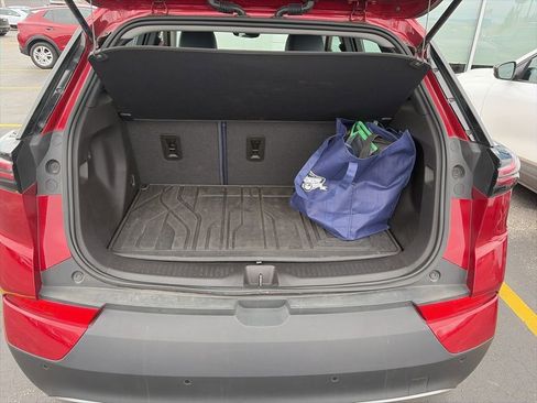 Used 2022 Chevrolet Bolt EUV Premier w/ Super Cruise Package image 3