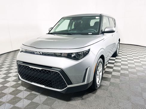 Used 2023 Kia Soul S FWD image 7