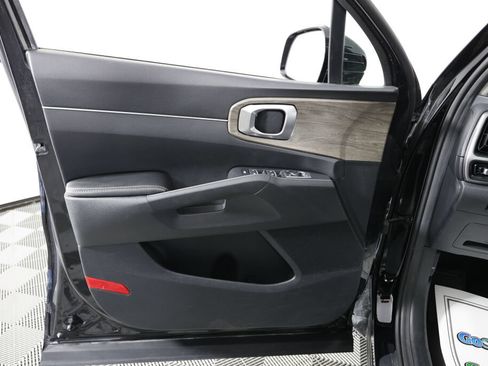 Used 2021 Kia Sorento EX w/ EX AWD X-Line Package image 12