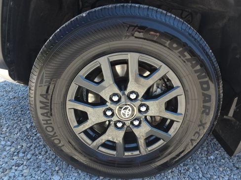 Certified 2025 Toyota 4Runner SR5 AWD/4WD image 10