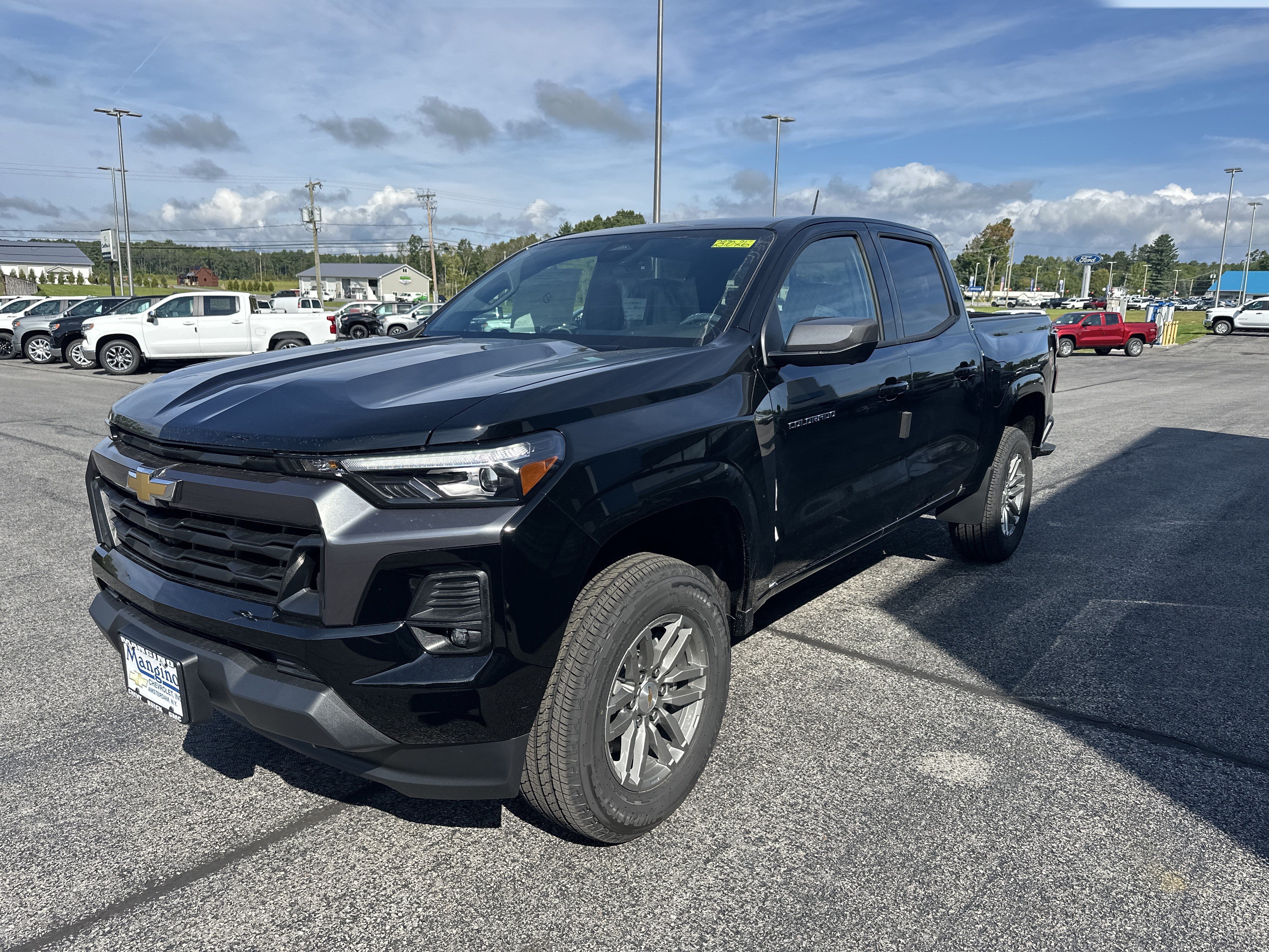 New 2026 Chevrolet Colorado LT w/ LT Convenience Package AWD/4WD image 3