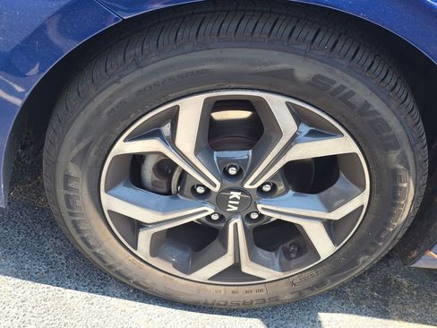 Used 2019 Kia Forte LXS FWD image 7