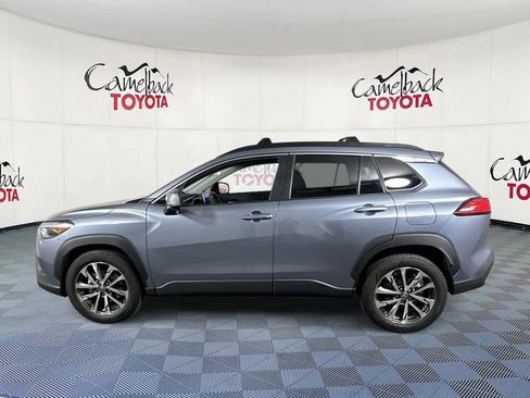 Used 2023 Toyota Corolla Cross XLE w/ Convenience Package FWD image 5