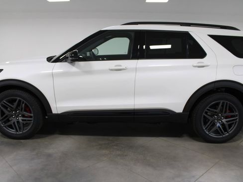 New 2026 Ford Explorer ST w/ Sun And Sound Package image 5