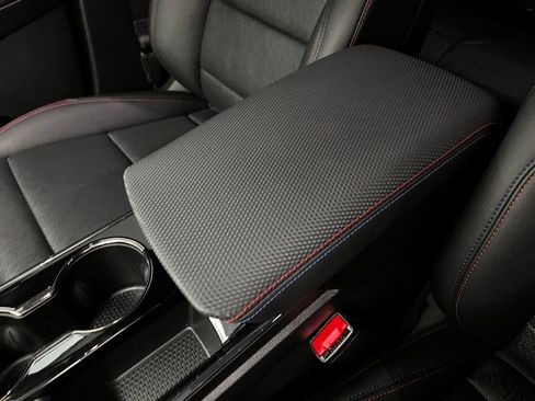 Used 2025 Chevrolet Equinox RS w/ Convenience Package III FWD image 30