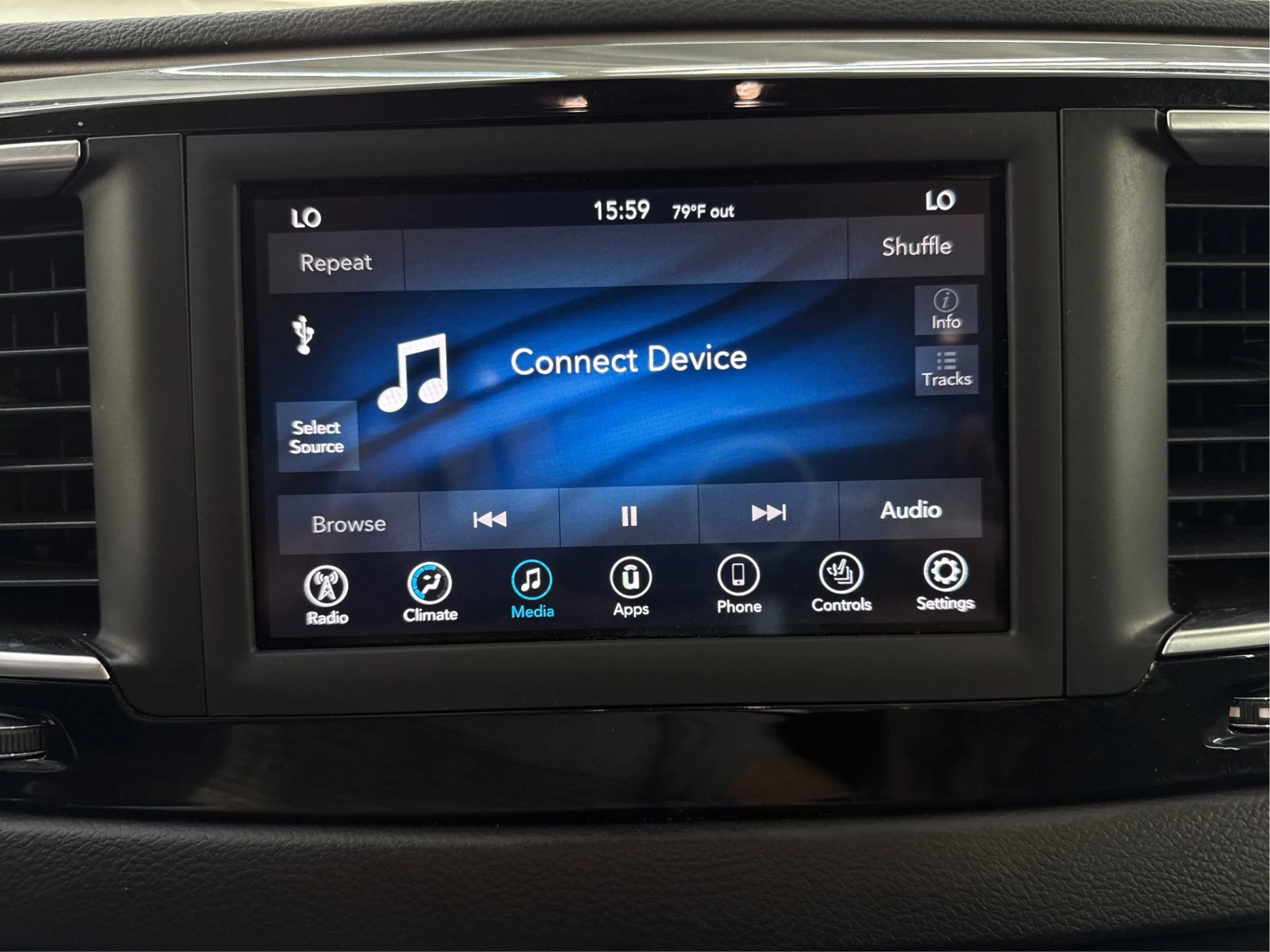Used 2019 Chrysler Pacifica Touring-L FWD image 43