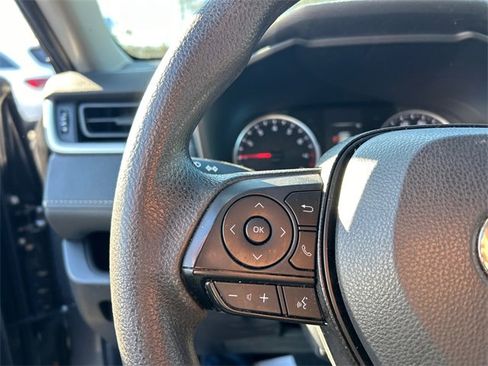 Used 2022 Toyota RAV4 LE image 12