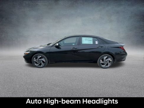 Used 2025 Hyundai Elantra Sport FWD image 14