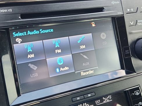 Used 2017 Toyota Avalon XLE Plus image 19