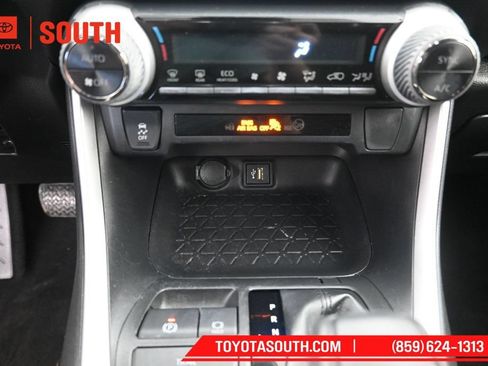 Used 2023 Toyota RAV4 LE AWD/4WD image 19