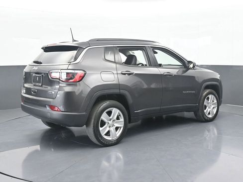 Used 2022 Jeep Compass Latitude image 6