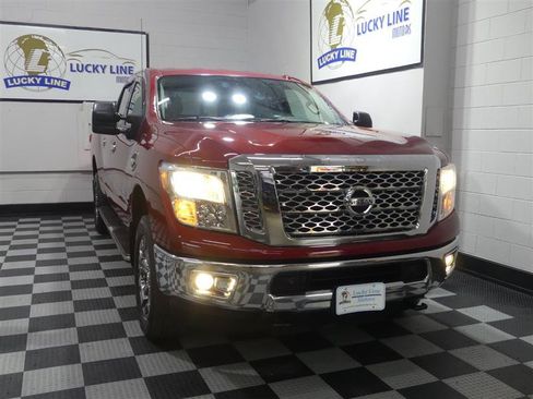 Used 2017 Nissan Titan SV AWD/4WD image 5