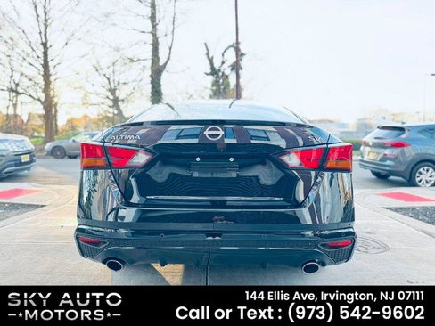 Used 2024 Nissan Altima 2.5 SV w/ SV Premium Package image 4