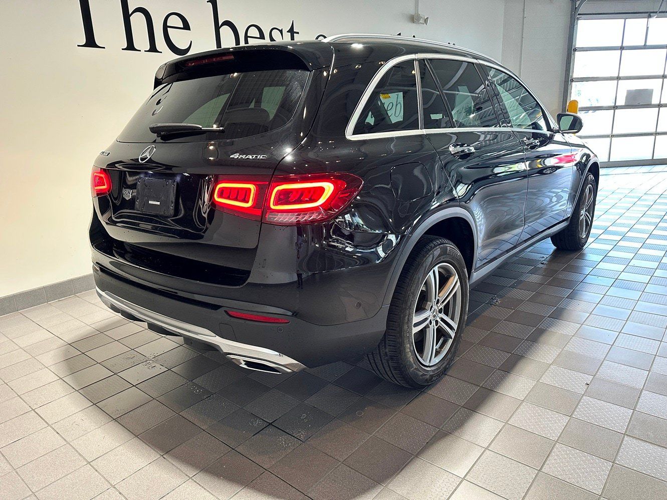 Used 2022 Mercedes-Benz GLC 300 4MATIC image 4