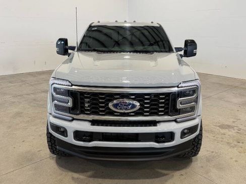 Used 2026 Ford F450 Platinum w/ FX4 Off-Road Package AWD/4WD image 4
