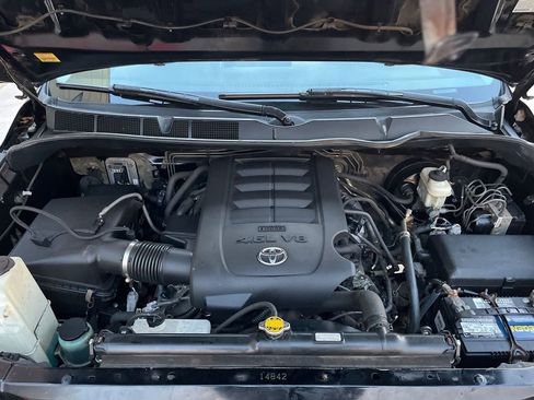 Used 2011 Toyota Tundra 4x4 Double Cab w/ Tow Pkg image 24