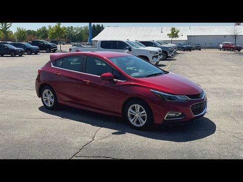 Used 2018 Chevrolet Cruze LT w/ Convenience Package FWD image 30