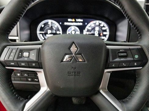 New 2025 Mitsubishi Outlander SEL image 9