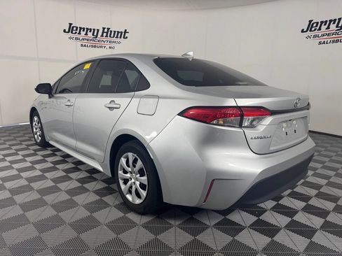Used 2024 Toyota Corolla LE FWD image 9