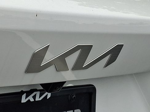 New 2026 Kia Sorento LX FWD image 5