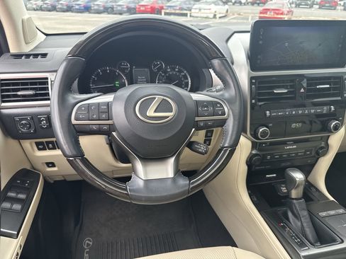 Used 2023 Lexus GX 460 Premium image 11