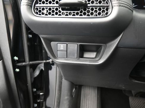 Used 2025 Honda HR-V LX image 32