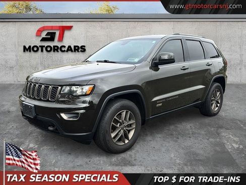 Used 2016 Jeep Grand Cherokee Laredo 75th Anniversary image 3