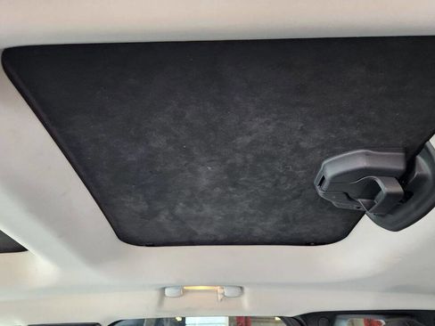 Used 2016 Jeep Renegade Trailhawk w/ Premium Trailhawk Package image 15