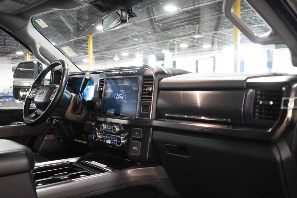 Used 2024 Ford F250 Lariat w/ Lariat Ultimate Package AWD/4WD image 25