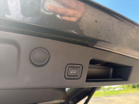 Used 2018 Chevrolet Equinox LT image 14