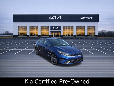 Certified 2022 Kia Forte LXS w/ LXS Technology Package FWD image 3
