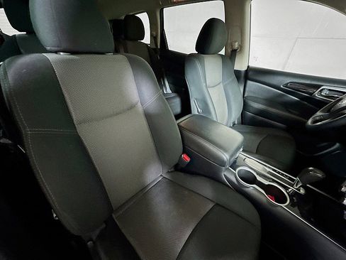 Used 2020 Nissan Pathfinder SV image 26