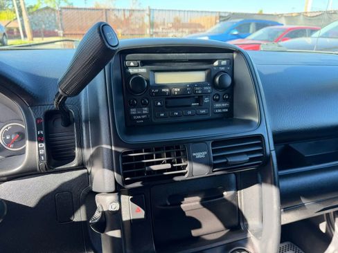 Used 2005 Honda CR-V LX image 16