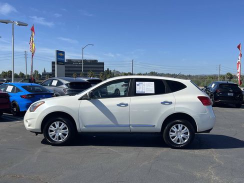 Used 2015 Nissan Rogue S FWD image 2