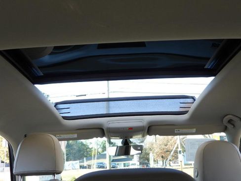 Used 2023 Volkswagen Atlas SE w/ Technology Package w/ Panoramic Sunroof Package image 38