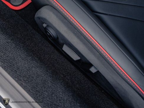 Used 2025 Lamborghini Revuelto AWD/4WD image 28