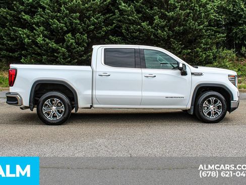 Used 2025 GMC Sierra 1500 SLT RWD image 8