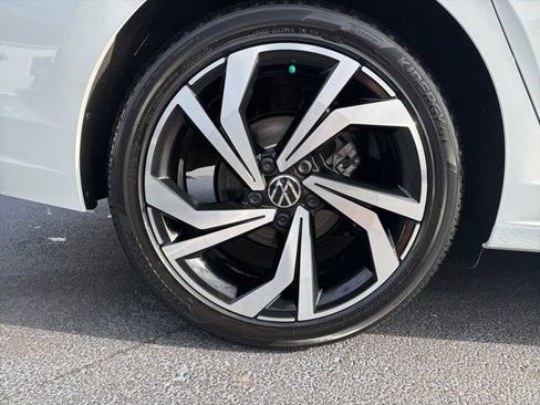 Certified 2025 Volkswagen Jetta SEL image 12