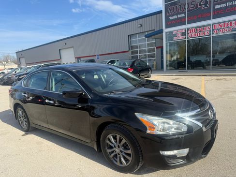 Used 2015 Nissan Altima 2.5 S w/ Special Edition Package image 3
