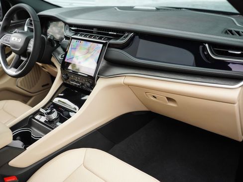 Used 2023 Jeep Grand Cherokee 4WD 4xe w/ Luxury Tech Group II image 22