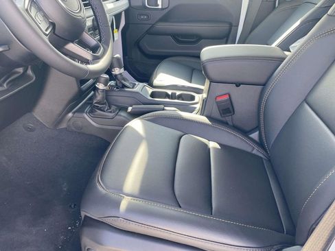 New 2026 Jeep Gladiator Sport AWD/4WD image 42