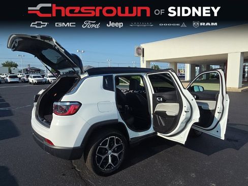 Used 2024 Jeep Compass Limited AWD/4WD image 15