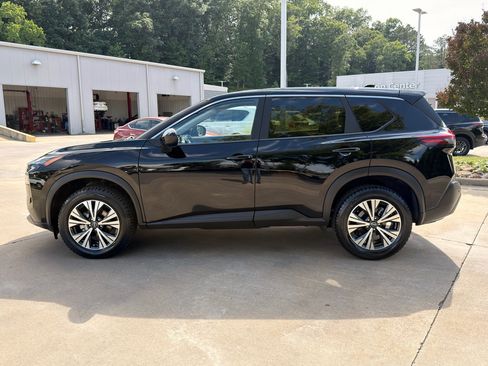 Used 2023 Nissan Rogue SV FWD image 6